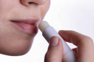 Tips Mengatasi Bibir Kering